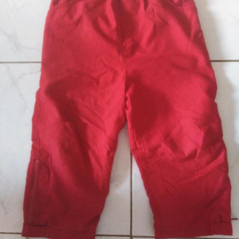 troc de  Pantalon 23 mois rouge, sur mytroc