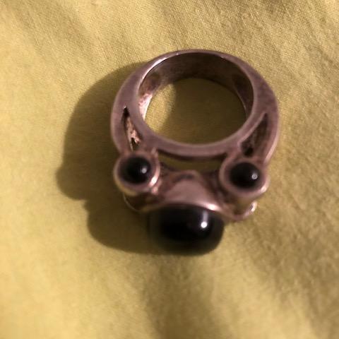 troc de  Bague métal argenté pierres semi-précieuses noires, sur mytroc