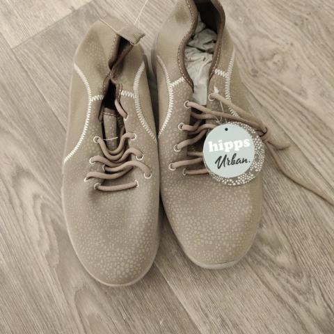 troc de  Taille 42 neuf, sur mytroc