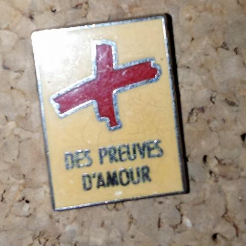 troc de  pin's croix rouge sans attache, sur mytroc