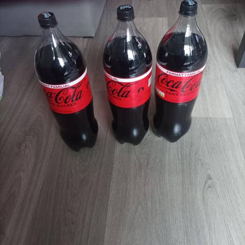 troc de  6 litres de coca zéro ( 3 bouteilles de 2 litres chacune ), sur mytroc