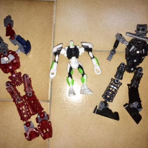 troc de  Lot 2 figurines Bionicle Transformers + cadeau --hauteur 17 cm, sur mytroc