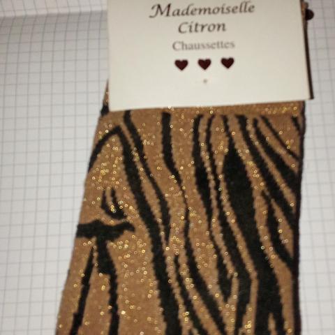 troc de  Paire de chaussettes neuve taille 36/42 réserver diverstroc, sur mytroc