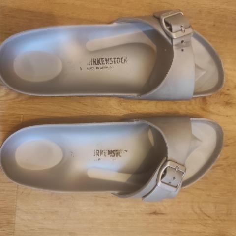 troc de  Birkenstock femme plastique pour du 40, sur mytroc