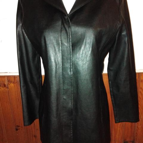 troc de  Manteau noir simili cuir neuf, sur mytroc