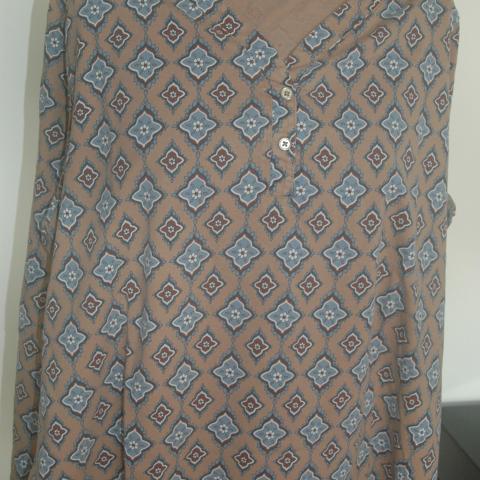 troc de  Haut femme neuf, sur mytroc