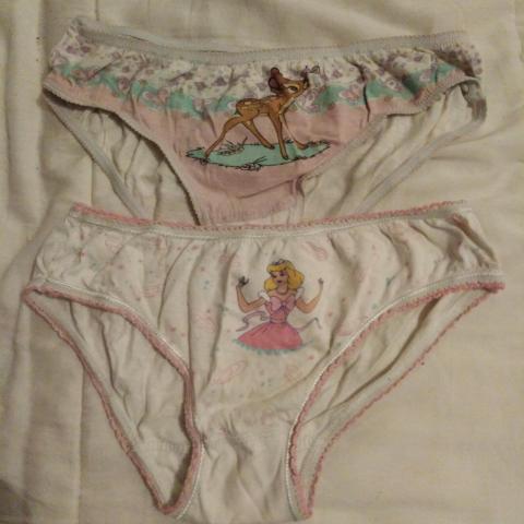 troc de  Lot 2 culotte 10/12 ans, sur mytroc