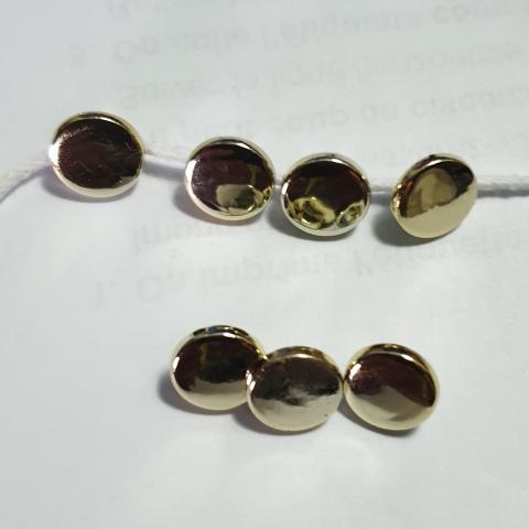 troc de  Lot de 7 petits boutons, sur mytroc