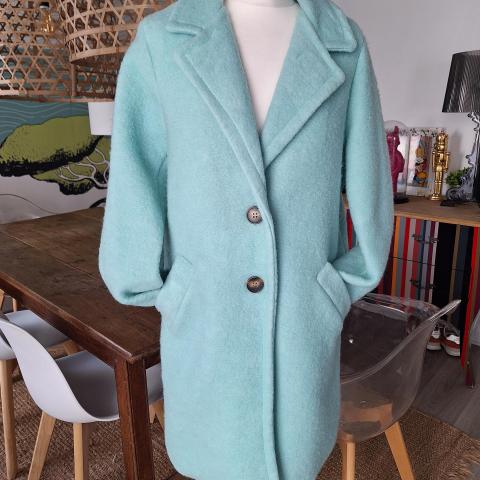troc de  Beau manteau 3/4 turquoise 50% laine taille 38, sur mytroc
