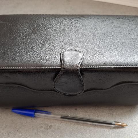 troc de  Coffret simili noir, sur mytroc