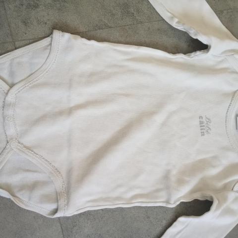 troc de  Body blanc taille 12 mois (bébé calin ), sur mytroc