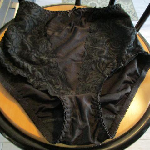 troc de  réservée,culotte comme neuve, sur mytroc