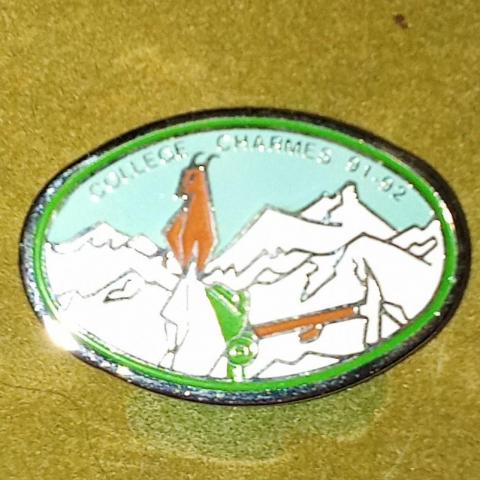 troc de  Pin's college avec attache, sur mytroc