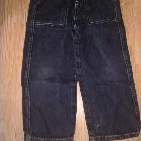 troc de  jeans taille 5 ans garcon comme neuf, sur mytroc