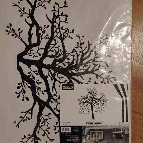 troc de  Sticker mural arbre et papillons, sur mytroc