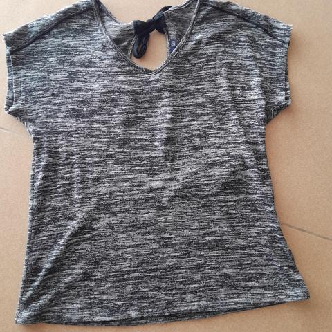 troc de  Haut femme neuf taille 42/44, sur mytroc