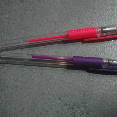 troc de  2 stylos encre gel neuf, sur mytroc