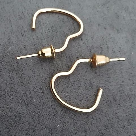 troc de  Reserver Troqueuse Une Boucle D Oreille, sur mytroc