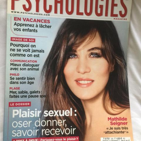 troc de  Revue Psychologies n° 265  Mathilde Seigner, sur mytroc