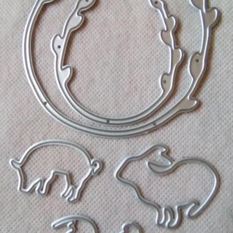 troc de  RESERVE et envoyé lot matrices de découpe, loisirs créatifs, très bon état, sur mytroc