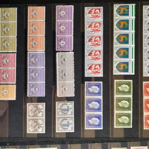 troc de  Echange timbres divers pays contre flyers uniquement, sur mytroc