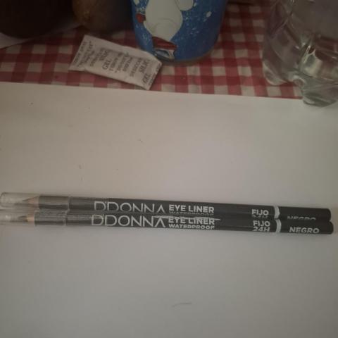 troc de  2 crayon noir, sur mytroc