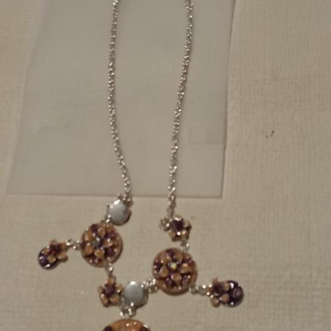 troc de  parure collier+boucles d'oreilles neuf sissi, sur mytroc