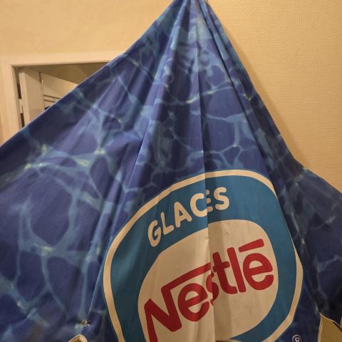 troc de  Parasol vintage Nestlé, sur mytroc