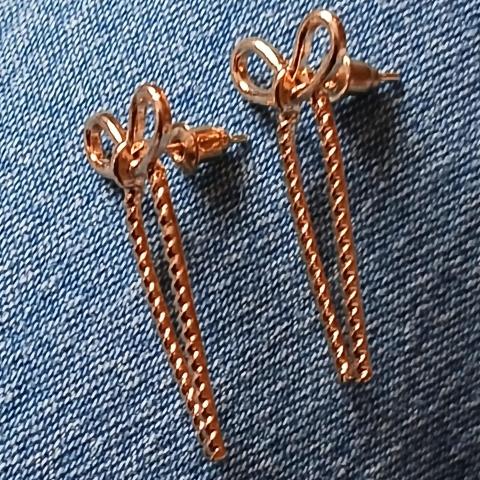 troc de  Une Boucle D Oreille, sur mytroc