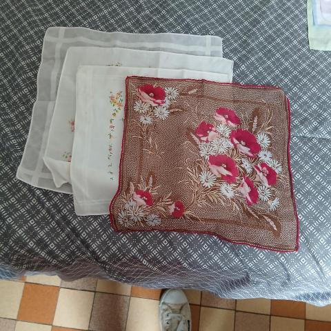 troc de  Reserver. Lots De Mouchoirs Femmes, sur mytroc