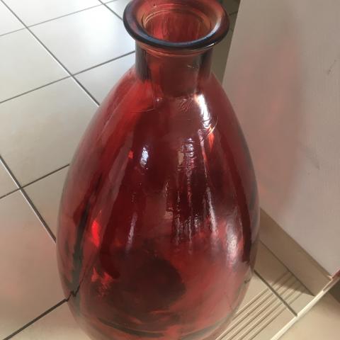 troc de  Vase en verre rouge, sur mytroc