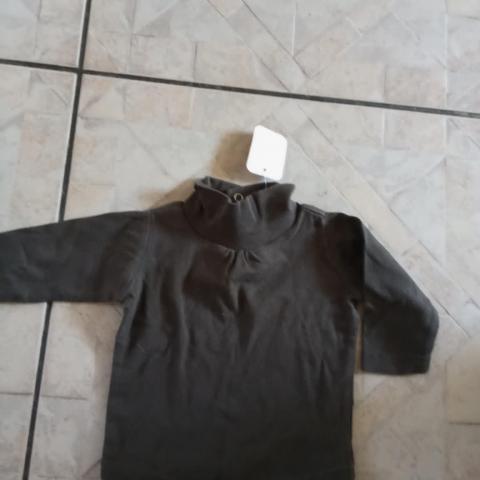 troc de  Pull col montant  MARQUE KIMBALOO  comme neuf 6 mois, sur mytroc