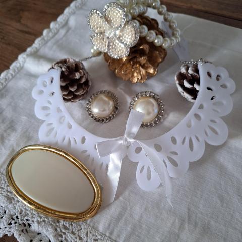 troc de  Lot 4 articles : BO vintage & bracelet perles, collier et grosse, sur mytroc