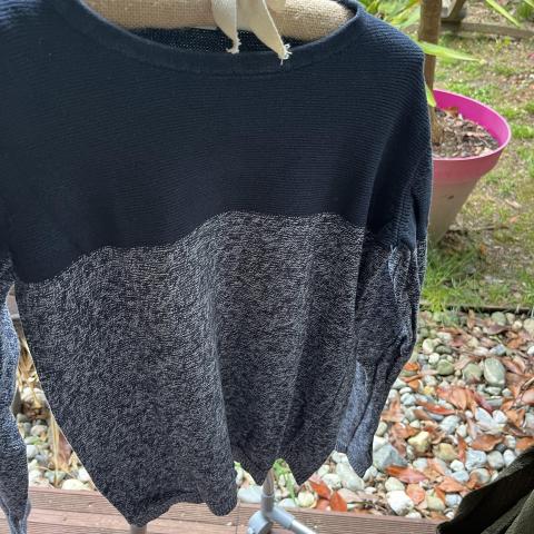 troc de  L Pull léger 11-12 ans, sur mytroc