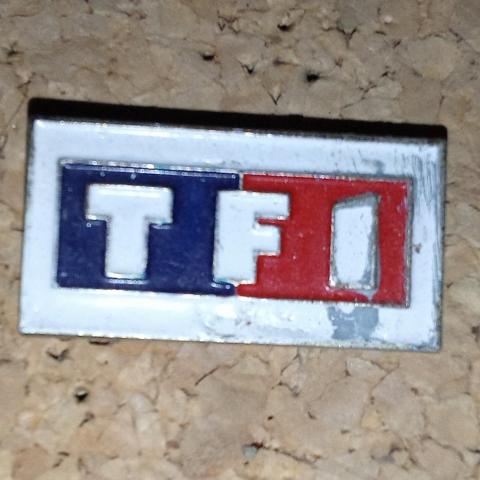 troc de  pin's tf1 sans attache, sur mytroc