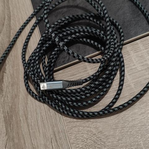 troc de  Reservé ✉️ câble de charge, sur mytroc