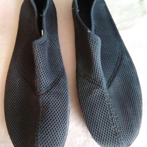 troc de  chaussures d'eau, 44/45, bon état, sur mytroc