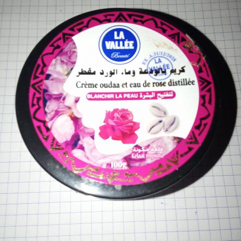 troc de  pot 100 grs gommage de rose neuf, sur mytroc