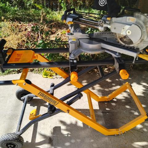 troc de  Scie a onglet nglet 1800W sur chevalet mobile et pliable, sur mytroc