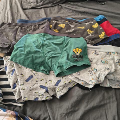troc de  15 caleçons taille 10'12 ans, sur mytroc