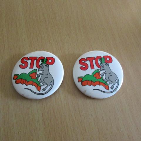 troc de  2 badges vintage, sur mytroc