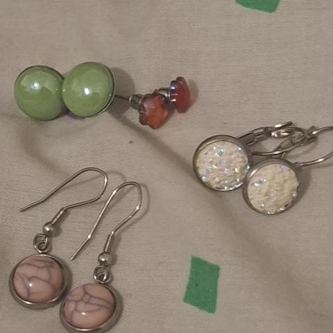 troc de  Lot 4 paires boucles d oreilles, sur mytroc