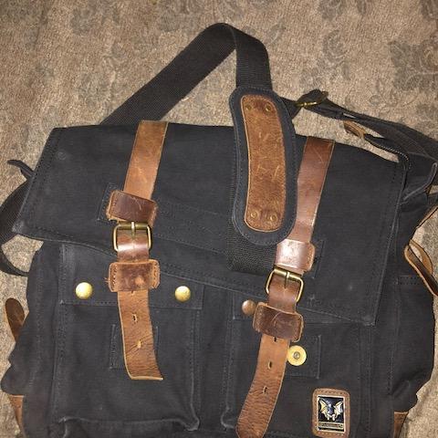 troc de  Sac Muchuan toile noir et cuir (bon état), sur mytroc