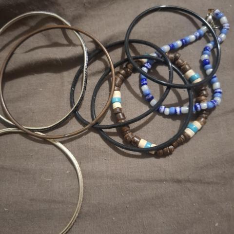 troc de  Lot 8 bracelets, sur mytroc