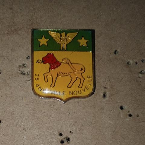 troc de  Pin's sans attache, sur mytroc