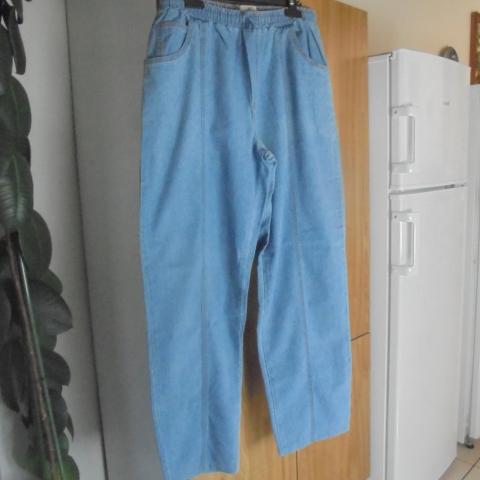 troc de  reservé pantalon de detente en jeans  taille    taille   44   -   10  noi, sur mytroc