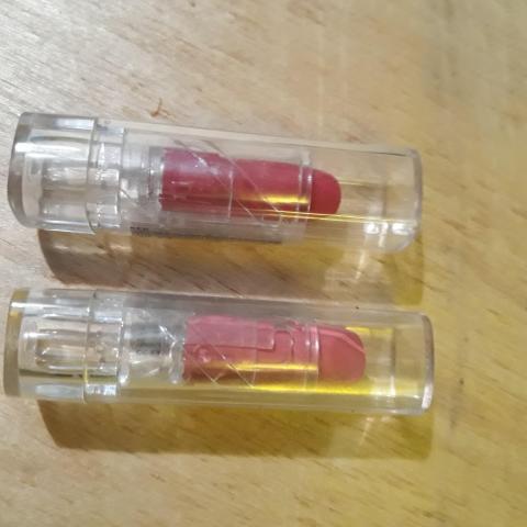 troc de  Deux minis rouge et rose à lèvres H&M, sur mytroc