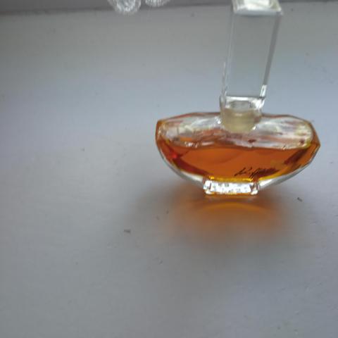 troc de  MINIATURE RUFFLERS OSCAR DE LA RENTA, sur mytroc