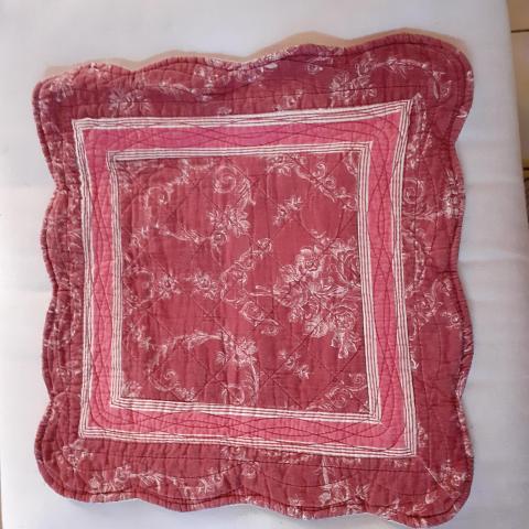 troc de  housse de coussin rose, sur mytroc