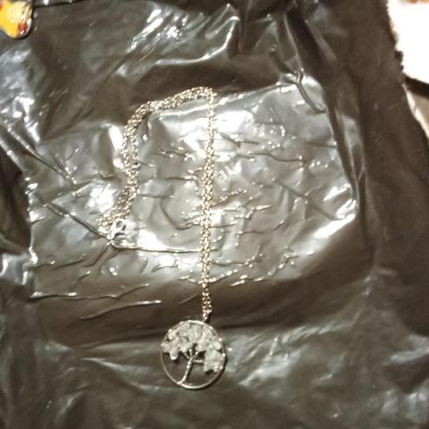 troc de  collier arbre de vie cristal de roche neuf réservé sandrine, sur mytroc